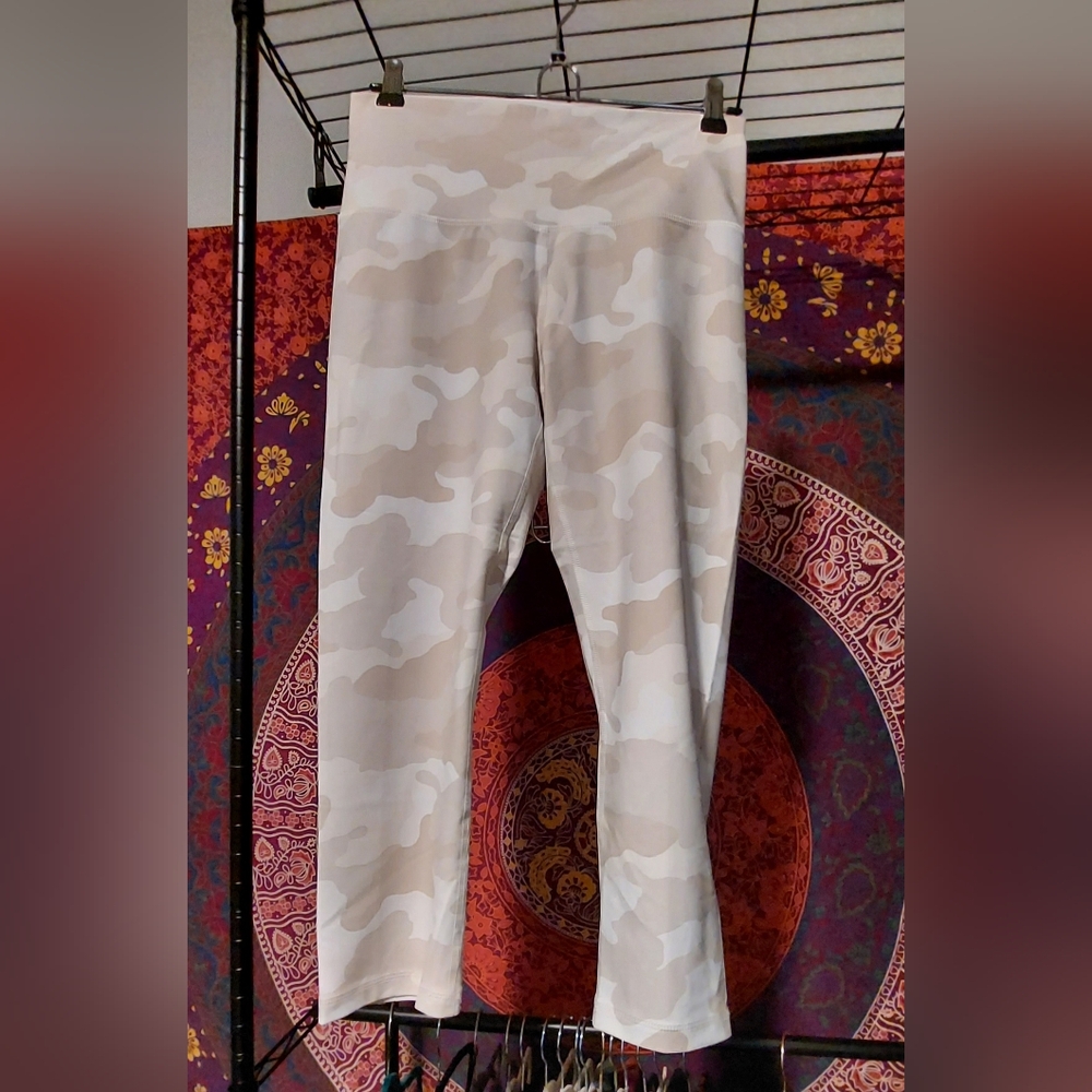 Old Navy Active Tan Camouflage Leggings